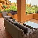 Granados Stunning 2 Bed דירה *