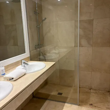 Stunning 2 Bed Apartman